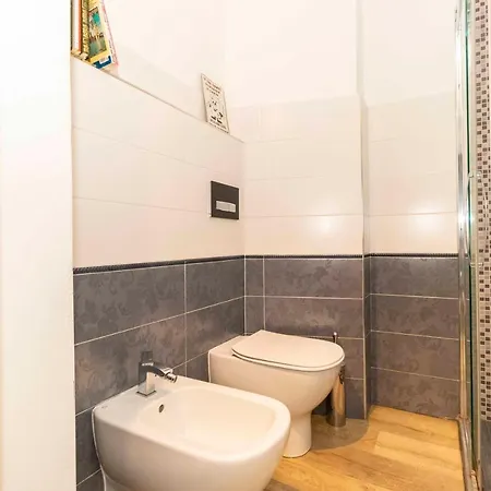 Апартаменты Aurora District Roomy Duplex Турин